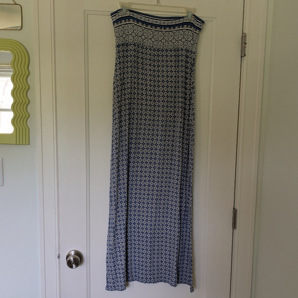 Max Studio woman's geometric pattern maxi skirt XS